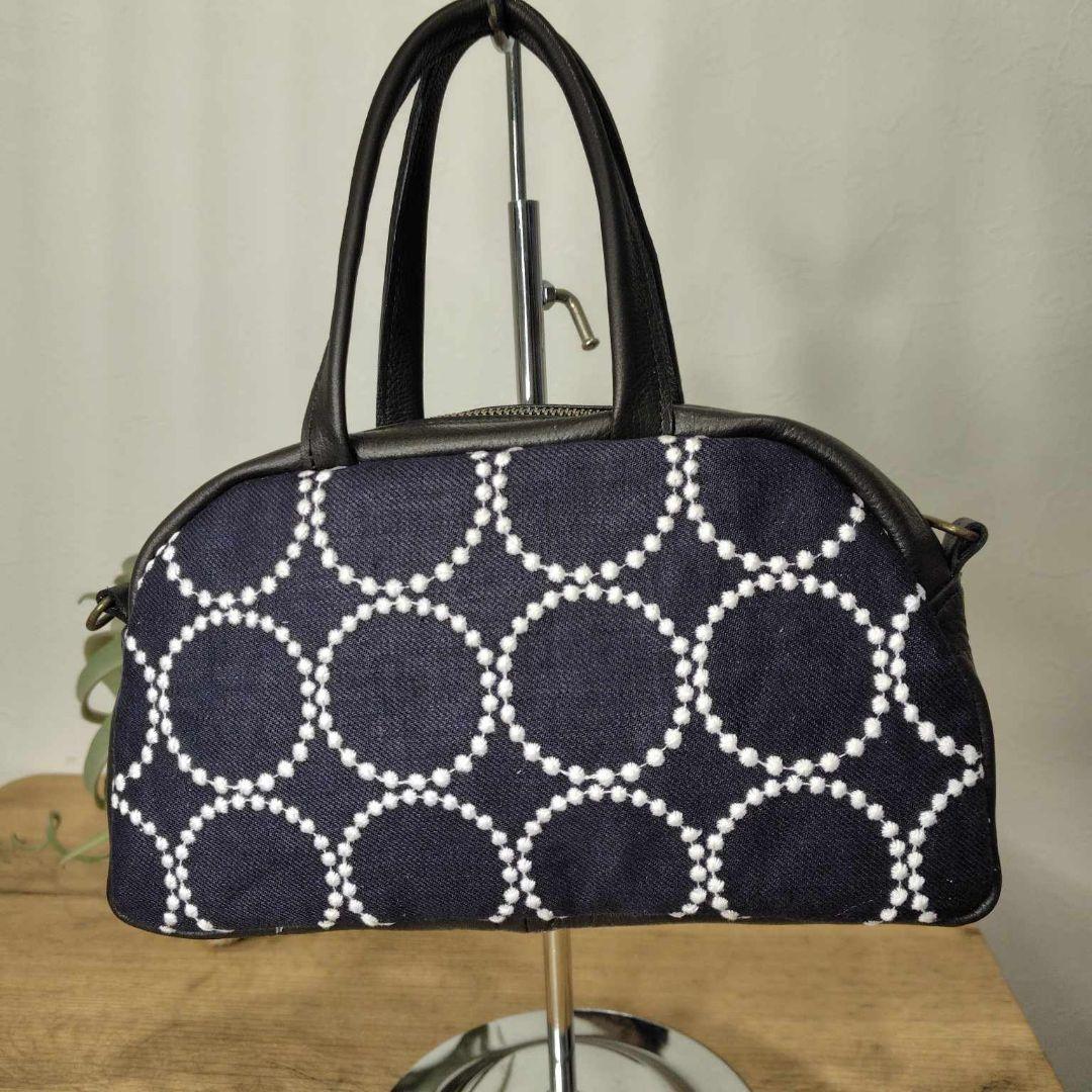 ミナペルホネン/tambourineタンバリンネイビー×白/ラウンドボストン黒革