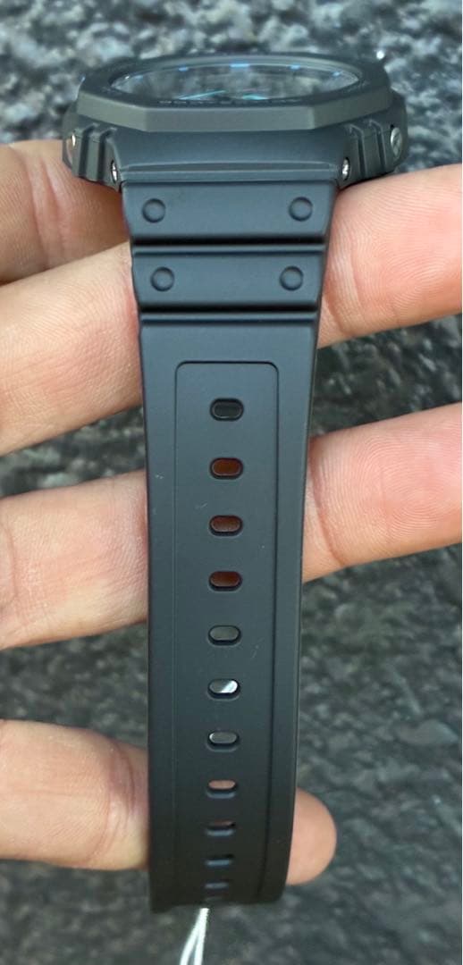 新品未使用　G-SHOCK CASIO GA-2100-1A2 腕時計　逆輸入