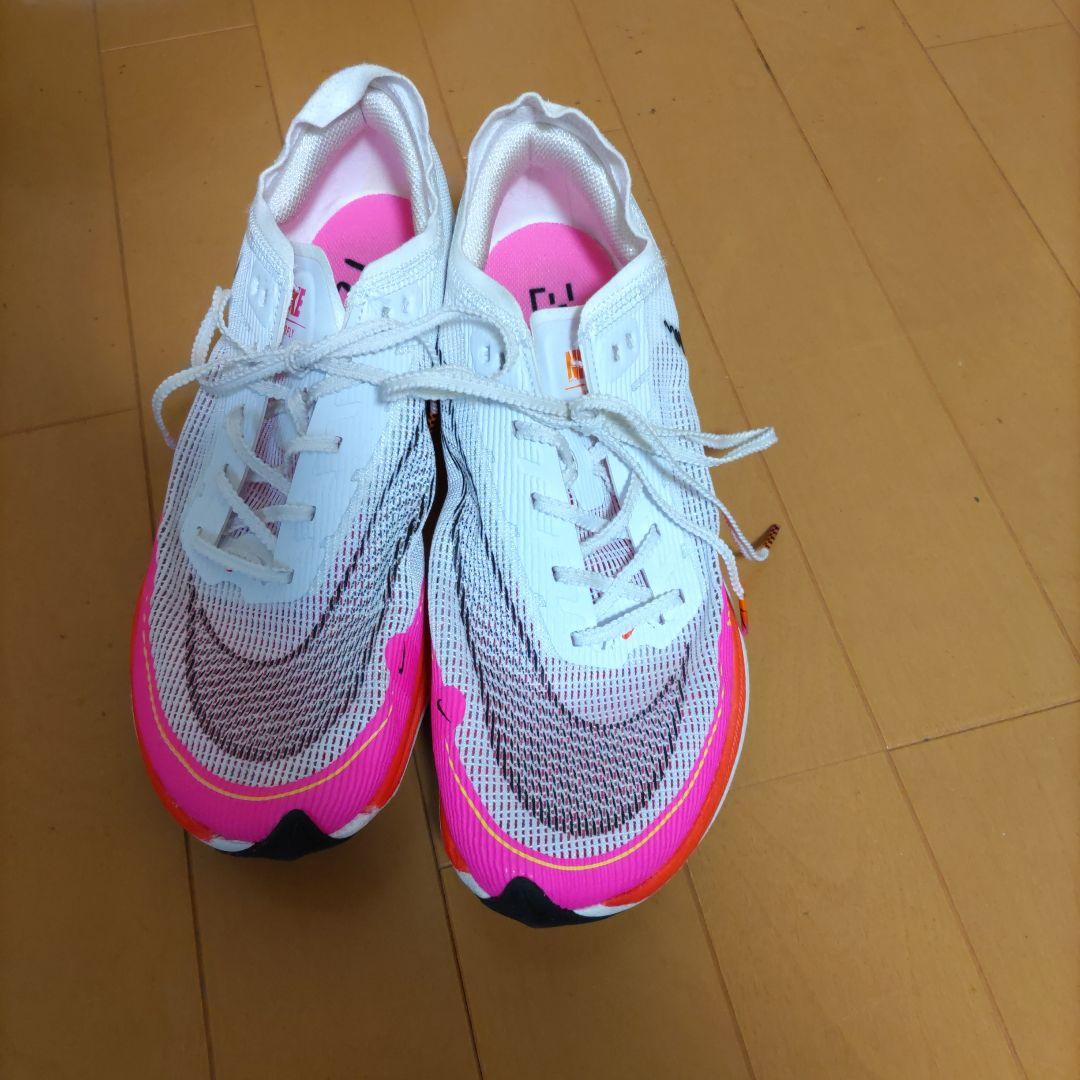 imuk☆ナイキ　ズームエックス ヴェイパーフライネクスト％　２５cm