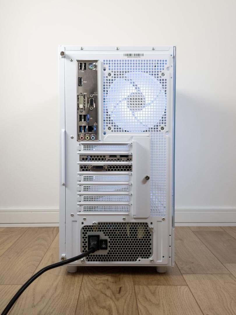 白ゲーミングPC RTX2060 / i7-4770 / SSD 512GB