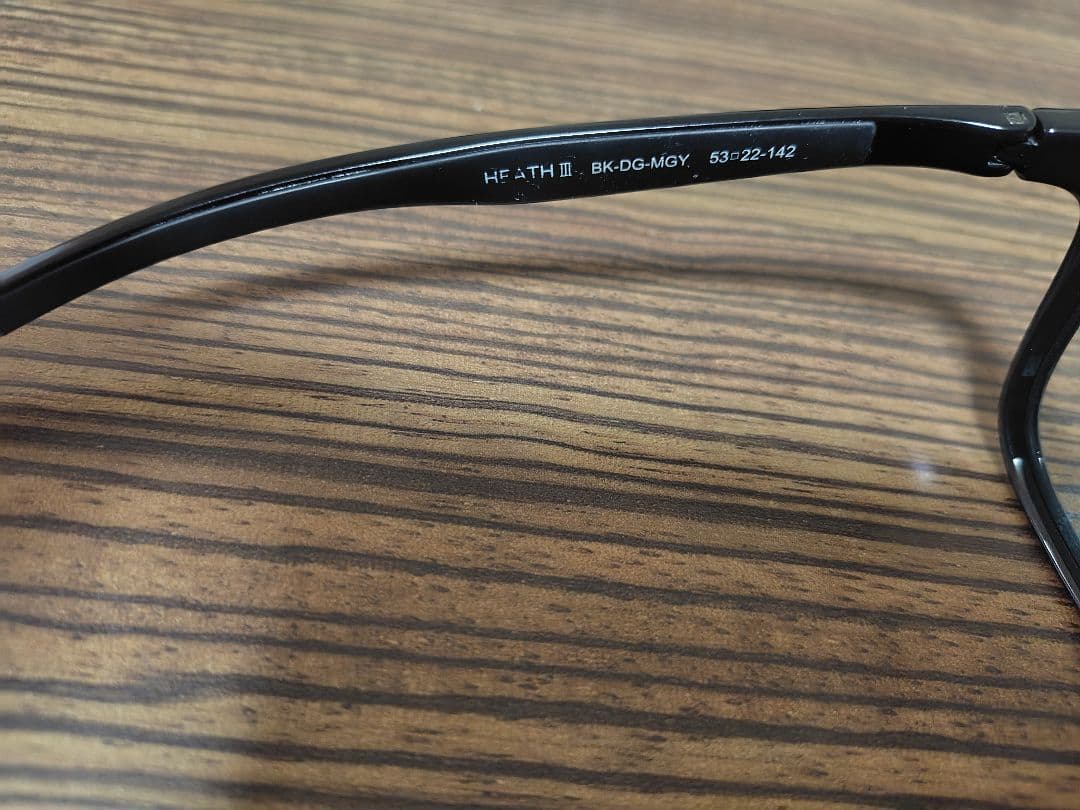 ブラックフレーム サングラス HEATHⅢ