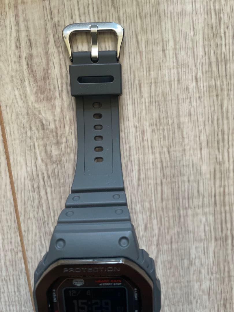 【美品】G-SHOCK CASIO デジタル腕時計 DW-H5600MB-8JR