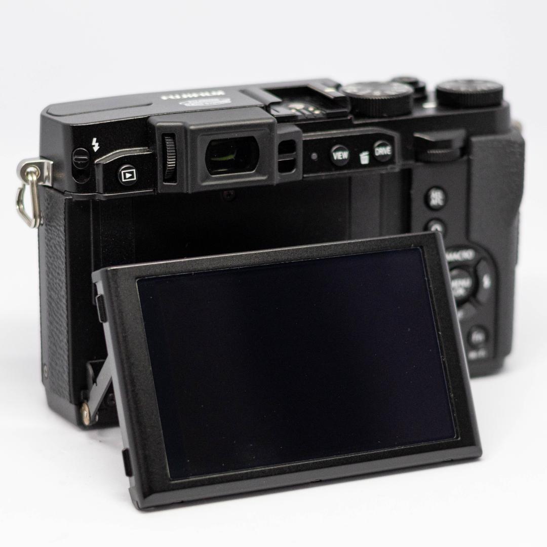 FUJIFILM X30 ブラック レンズフード付 コンデジ