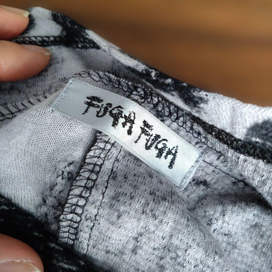 【新品】FUGAFUGA　黒と薄いグレー色の抽象模様 長袖チュニック　F