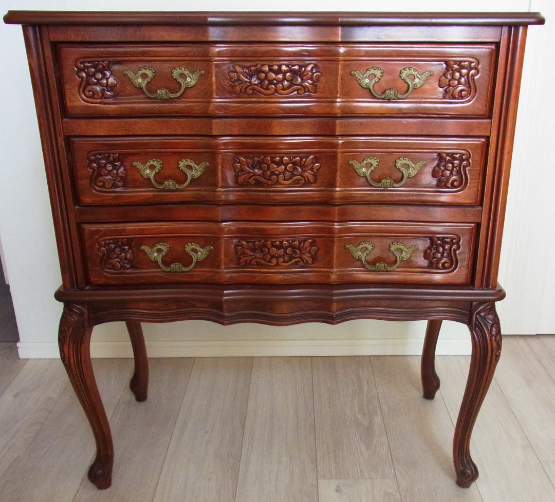 ３段チェスト　 イタリア製 　クラウディオ サオンチェッラ