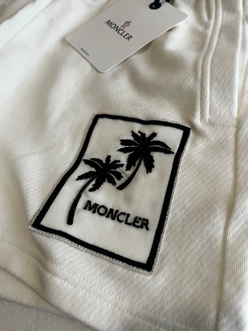 MONCLER ハーフパンツ ユニセックス