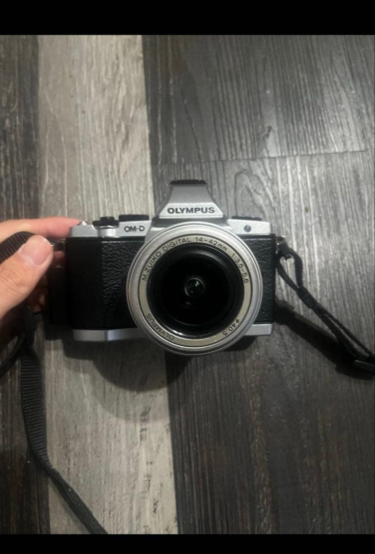 OLYMPUS OM-D E-M5ミラーレス一眼 14-42mm 32G SD付