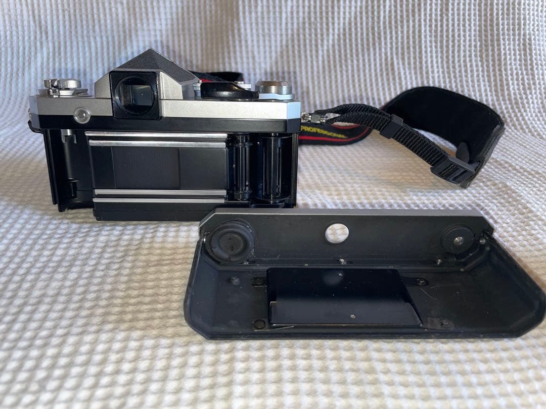 Nikon F 一眼レフカメラ 35mm フィルム