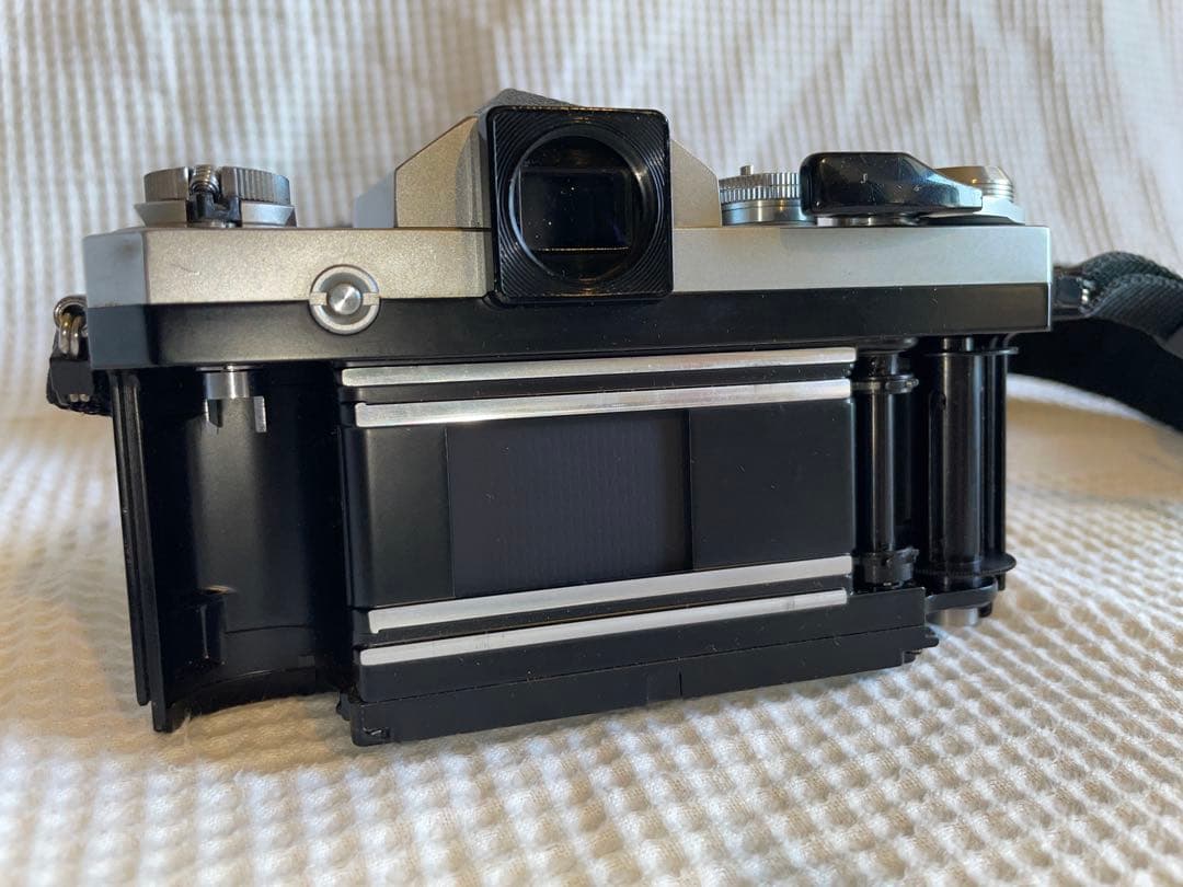 Nikon F 一眼レフカメラ 35mm フィルム