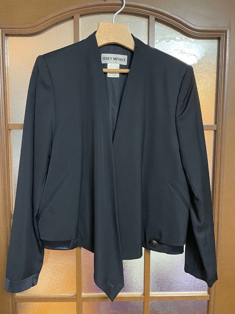 【希少】ISSEY MIYAKE ノーカラードレープジャケット ブラック