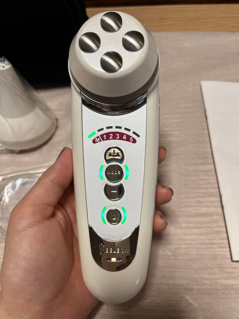 【CELL CURE】セルキュア4T PLUS 美顔器　ポーチ付