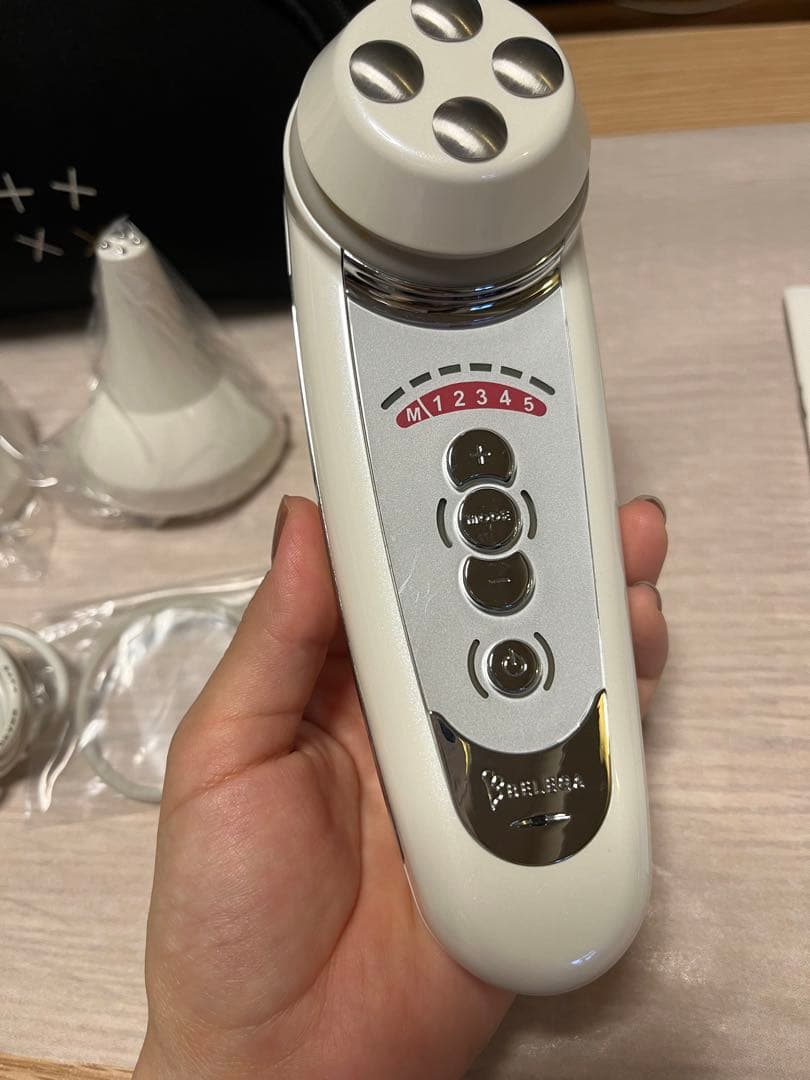 【CELL CURE】セルキュア4T PLUS 美顔器　ポーチ付