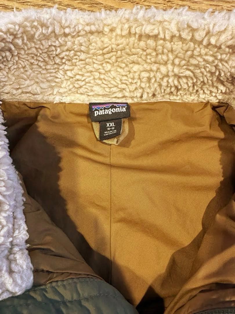 patagonia フリースジャケット XXL 大人も着用できます！