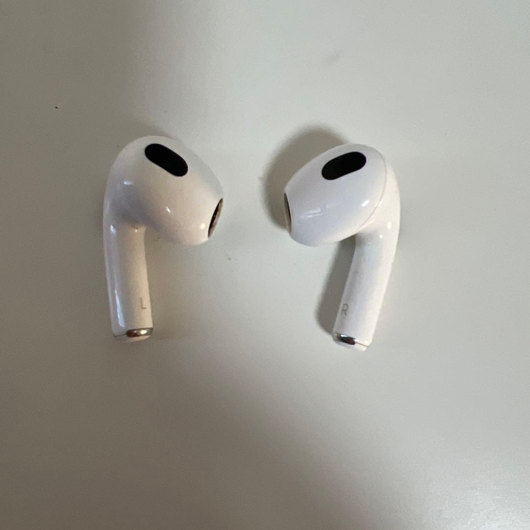 AirPods本体 ホワイト