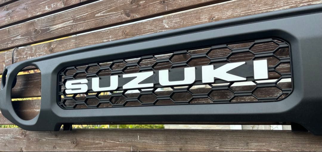 ジムニーjb64/74 ユルクラフトSUZUKI白文字バージョン　完成グリル