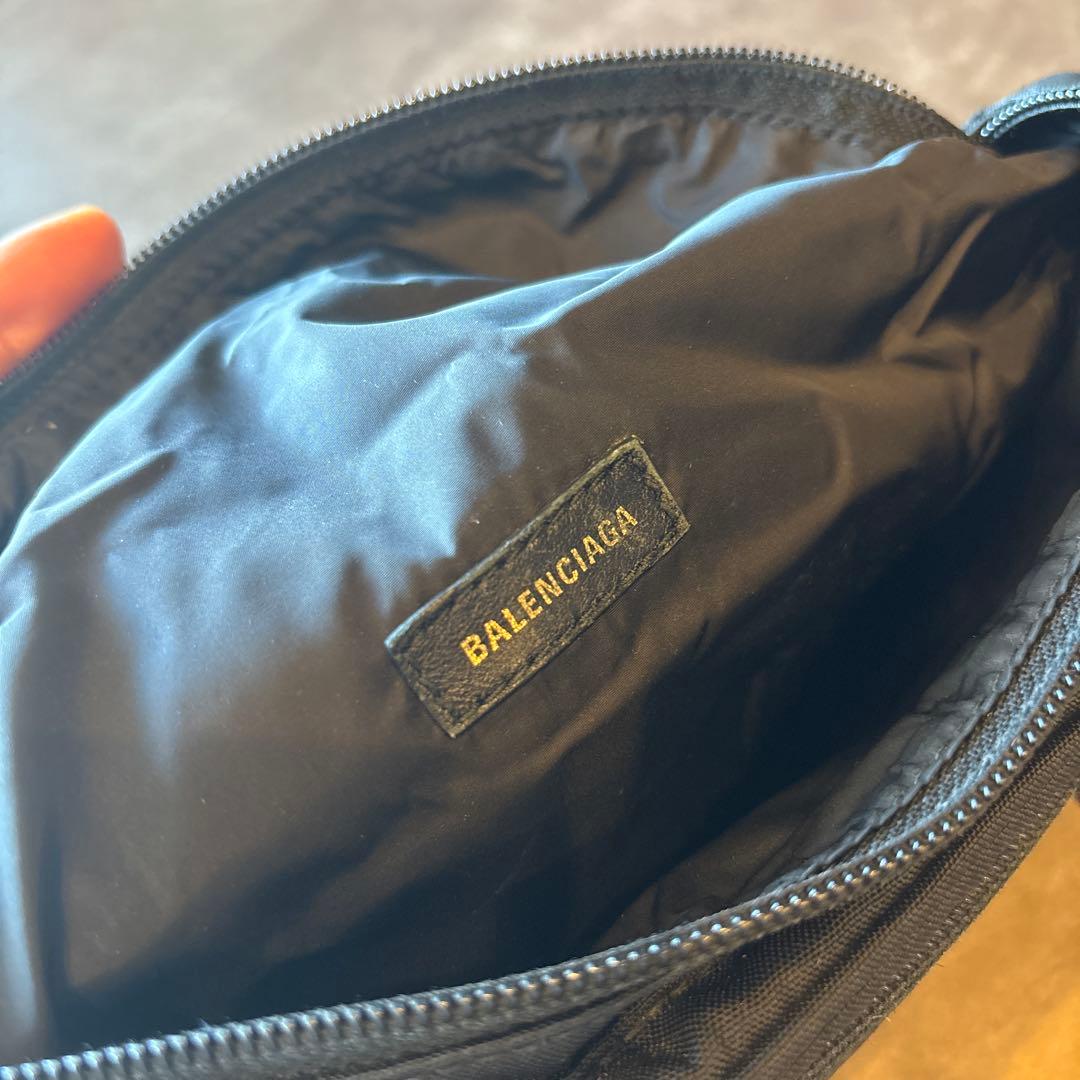 BALENCIAGA バレンシアガ　ボディバッグ　ナイロンバッグ