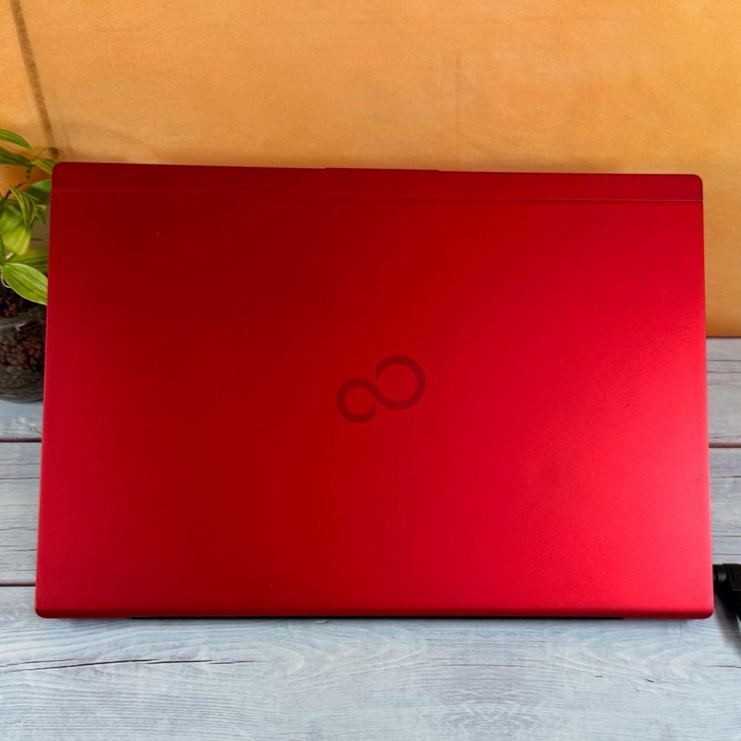 大特価❣️第8世代Corei5✨軽量薄型ノートPC☘️フルHD☘️SSD☘️Win11