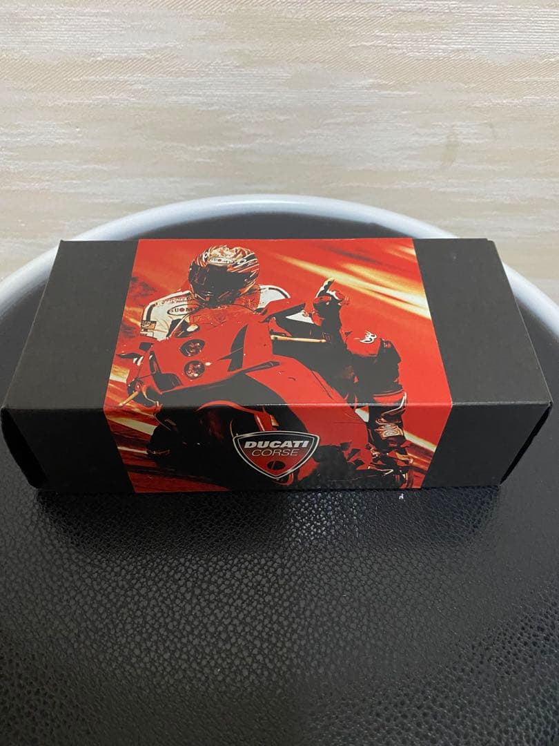 オークリーDucati Half Jacketサングラス レッド