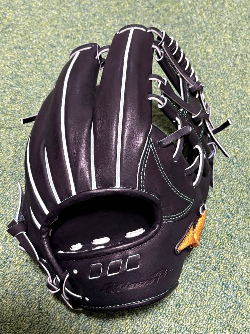 [新品未使用] ミズノプロ 宍粟牛 硬式 内野手用 坂本勇人モデル