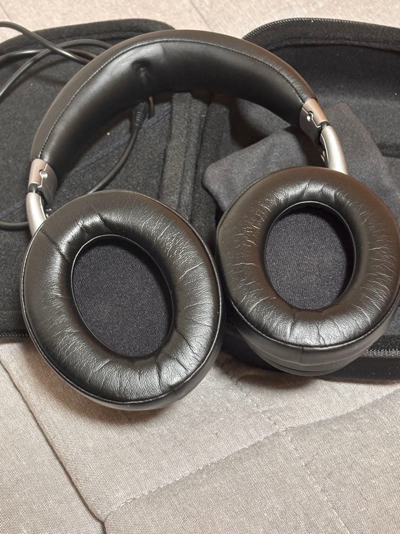 美品　デノン　ワイヤレスヘッドホンAHGC30