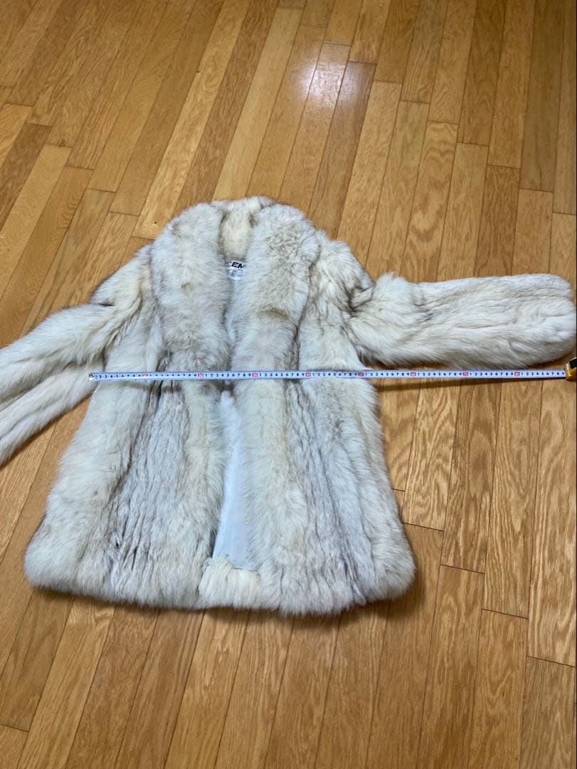 EMBA 毛皮　シルバー　ホワイトファーショートコート コート　ファー