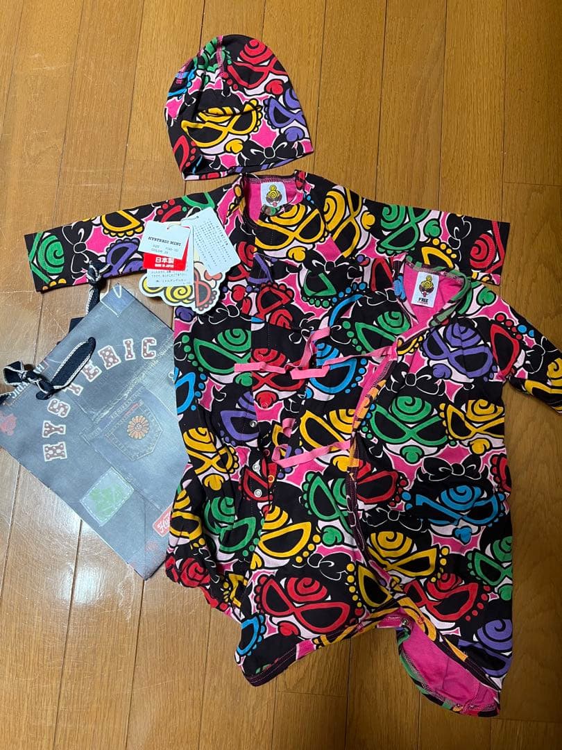 ヒステリックミニ キャラクター柄ロンパース3点セット 帽子　新品未使用
