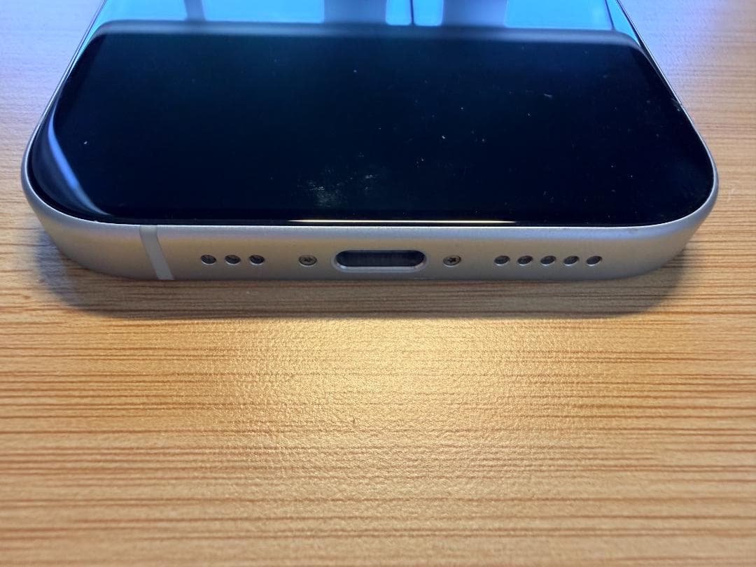 iPhone15 128gb バッテリー85％