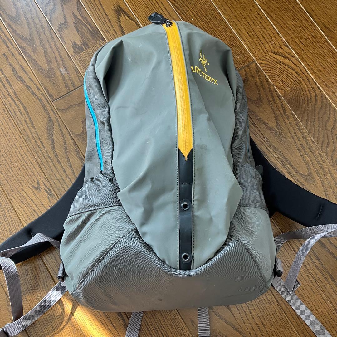 アークテリクス BEAMS ビームスボーイ ARRO 16 アロー16 グレー