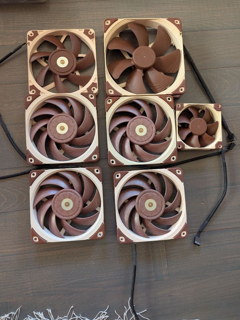 NF-A12x25 PWM 2個とNF-A12x15 PWM 1個を付属品込み