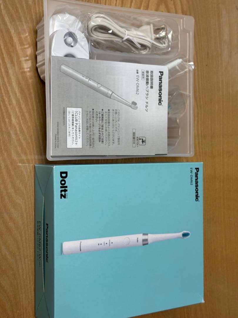 新品未使用品 Panasonic 電動歯ブラシ ドルツ 白 EW-DM62-W
