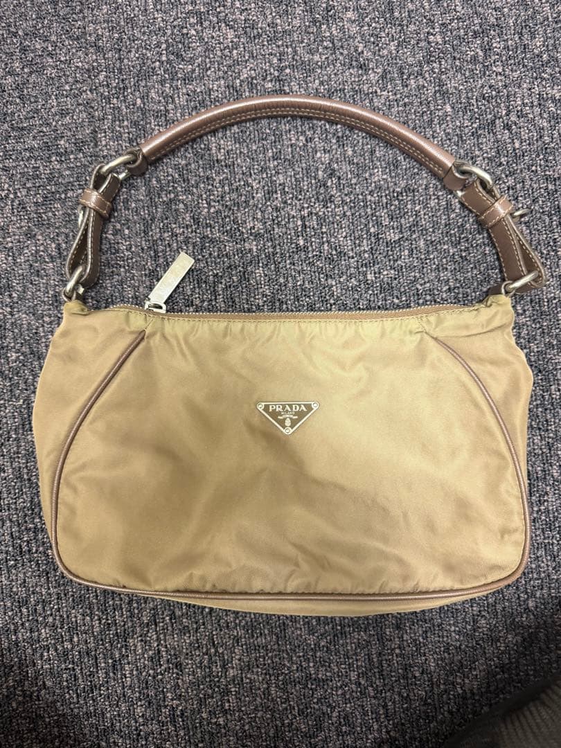 PRADA ナイロンショルダーバッグ ベージュ