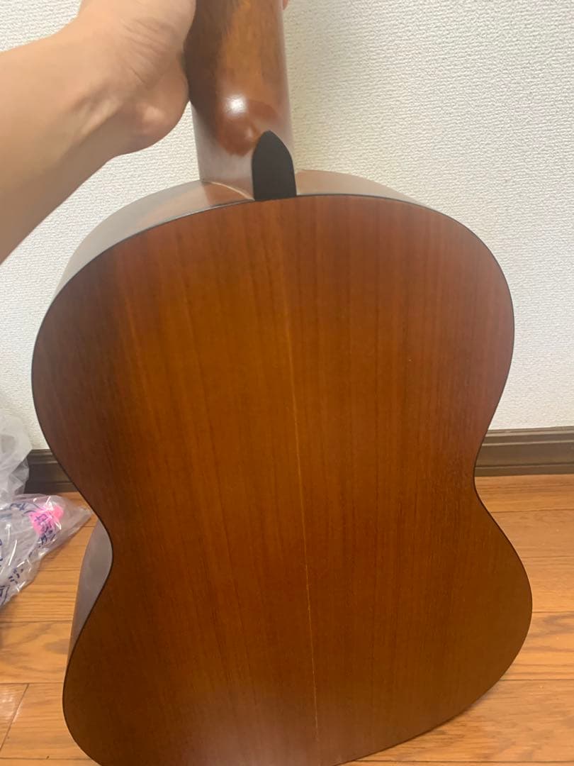 YAMAHA CG122MSクラシックギター、マホガニーバック、ケース付き。