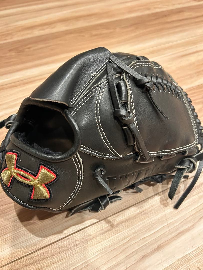 A*k様 アンダーアーマー 軟式　投手用　右投げ用　グローブ