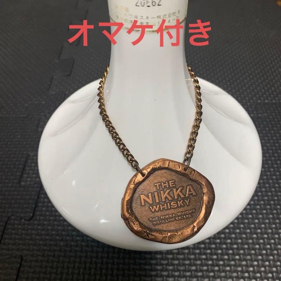 NIKKA ウイスキー メダル付きボトル，レア物古酒、値下げ