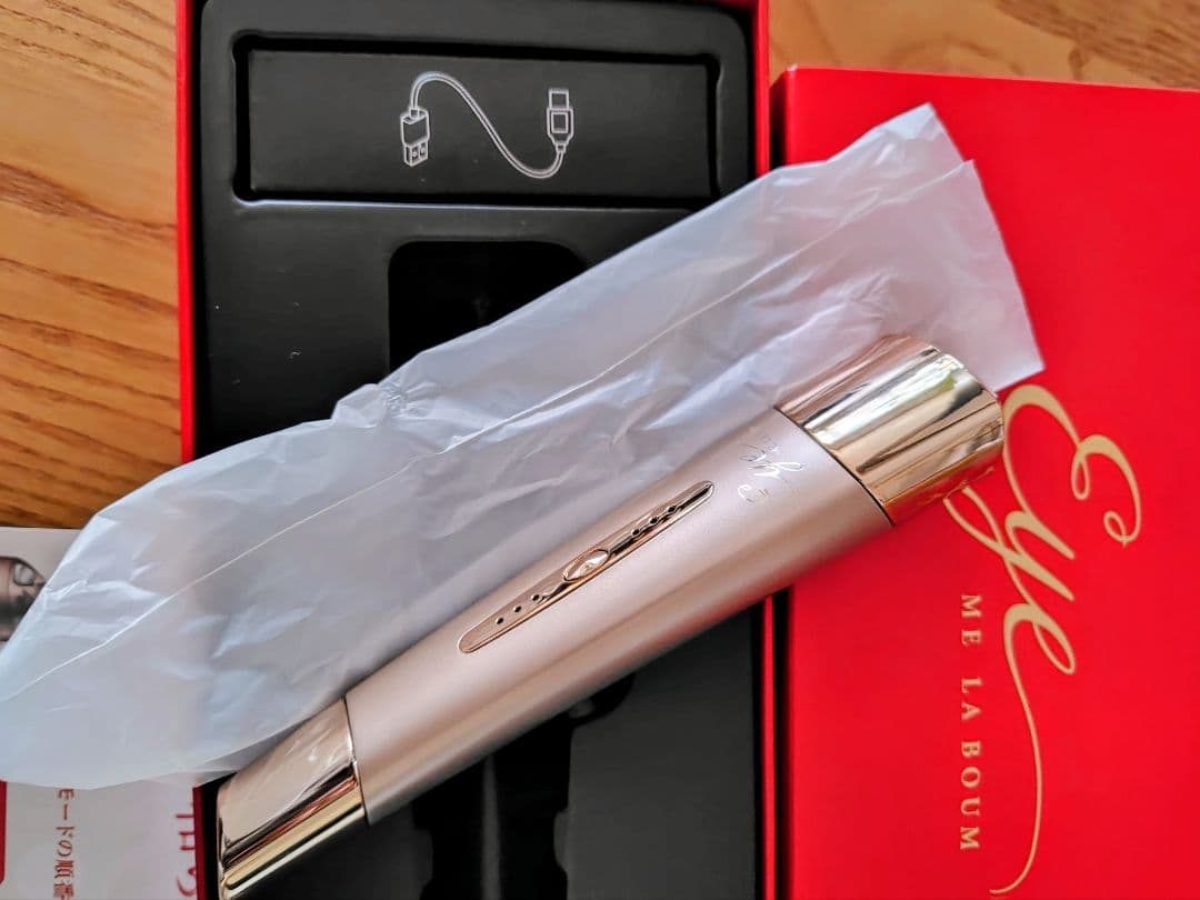 ■新品同様に綺麗　ラボンアイ　ME LA BOUM 美顔器 LBE-01