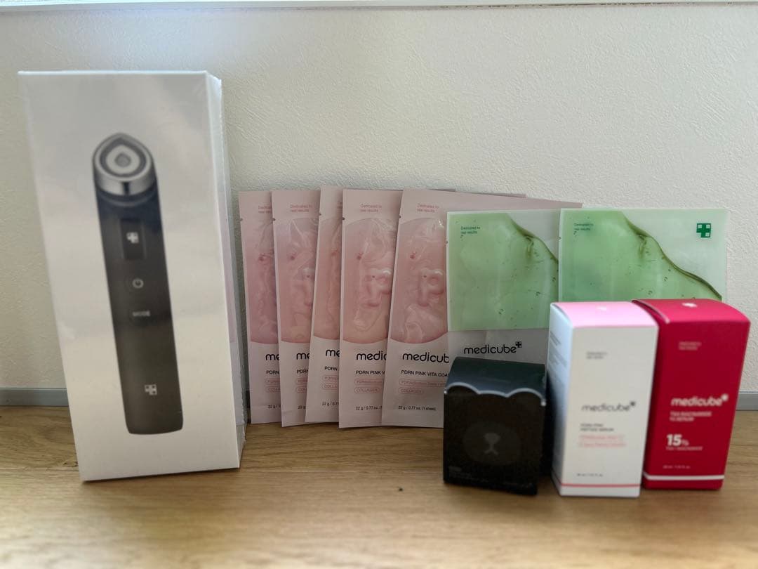 【新品未開封】大人気美顔器ブースタープロ、美容液2種& 限定ヘッドキャップセット