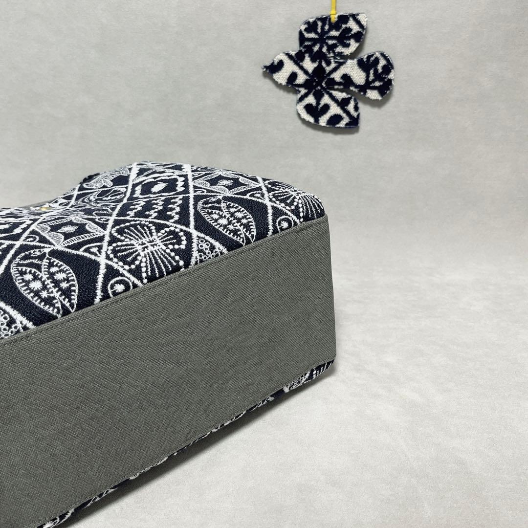 ハンドメイド　ミナペルホネン　大きなポケットのスクエアトート⑅︎◡̈︎*