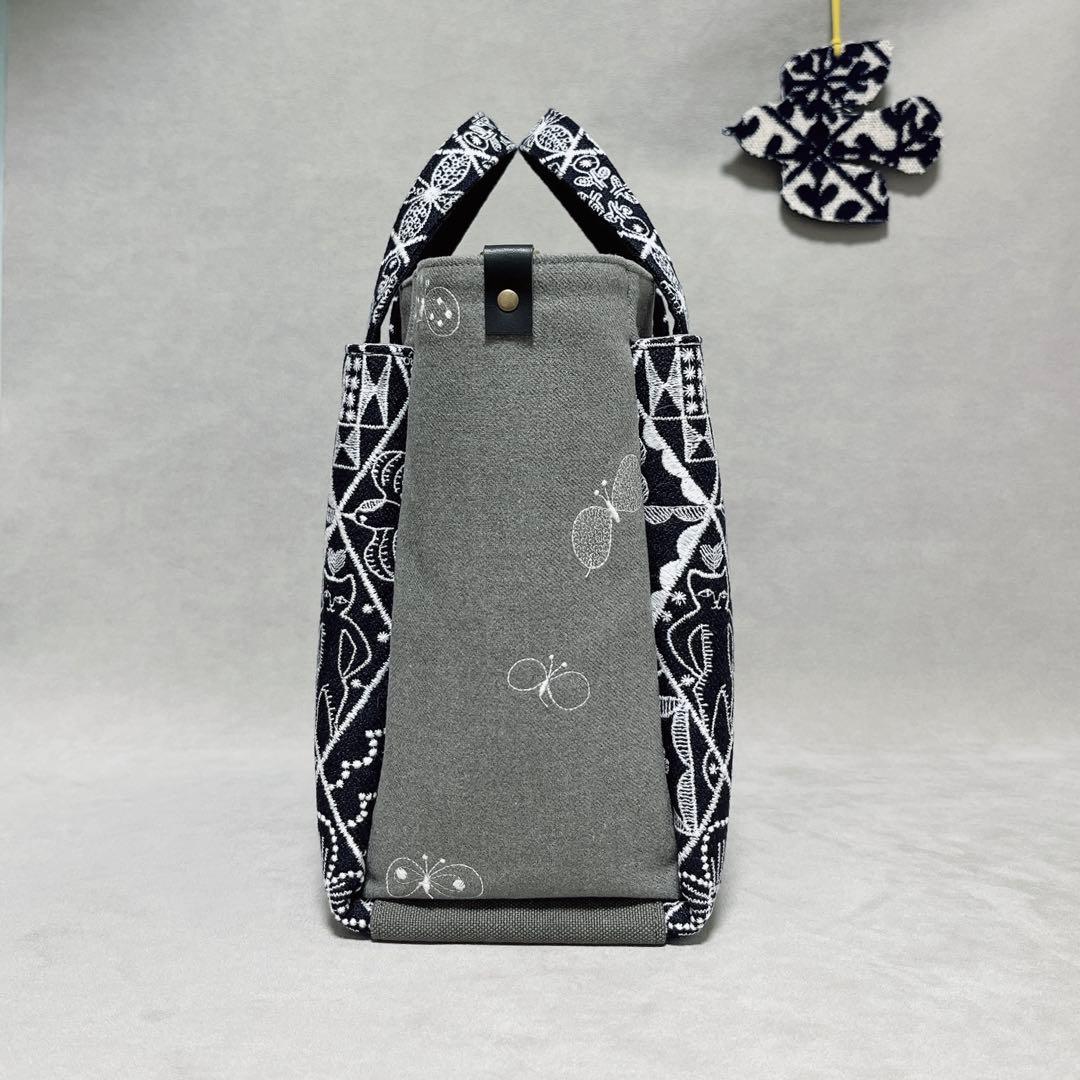 ハンドメイド　ミナペルホネン　大きなポケットのスクエアトート⑅︎◡̈︎*