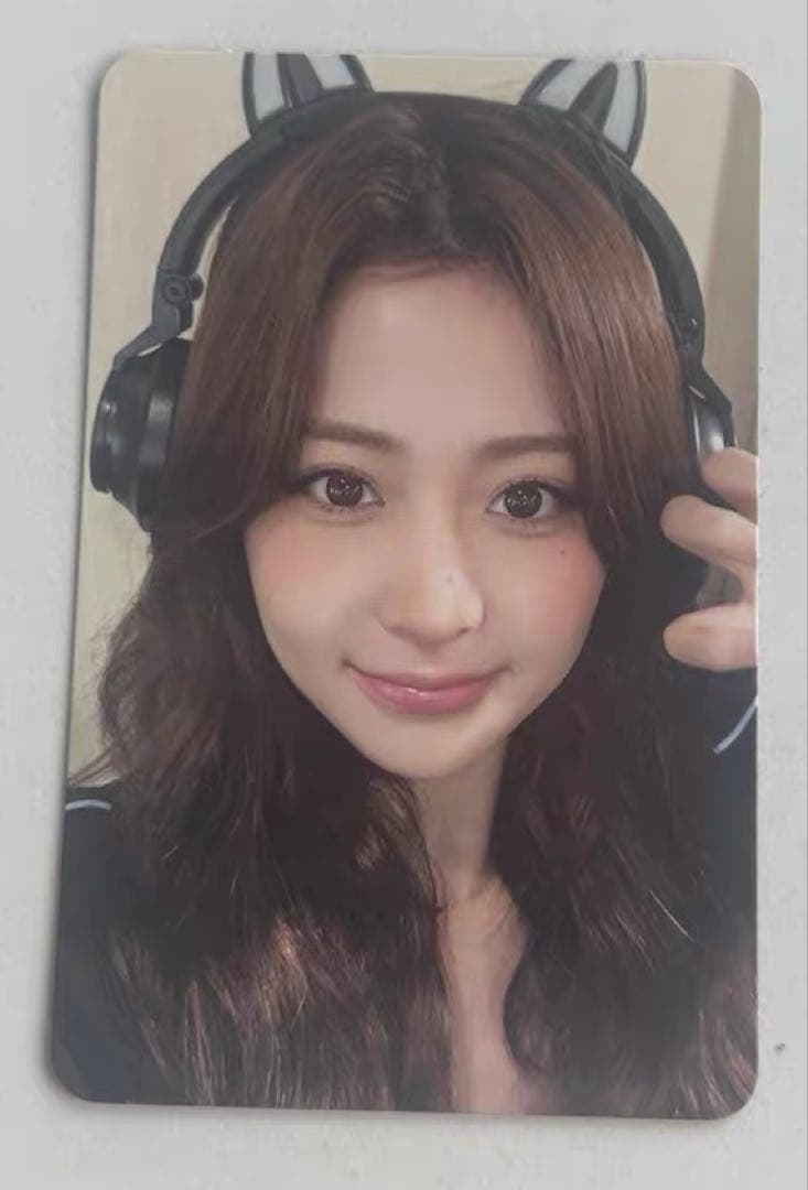 ルセラフィム　ユンジン　yunjin hello82 アメリカ特典　トレカ