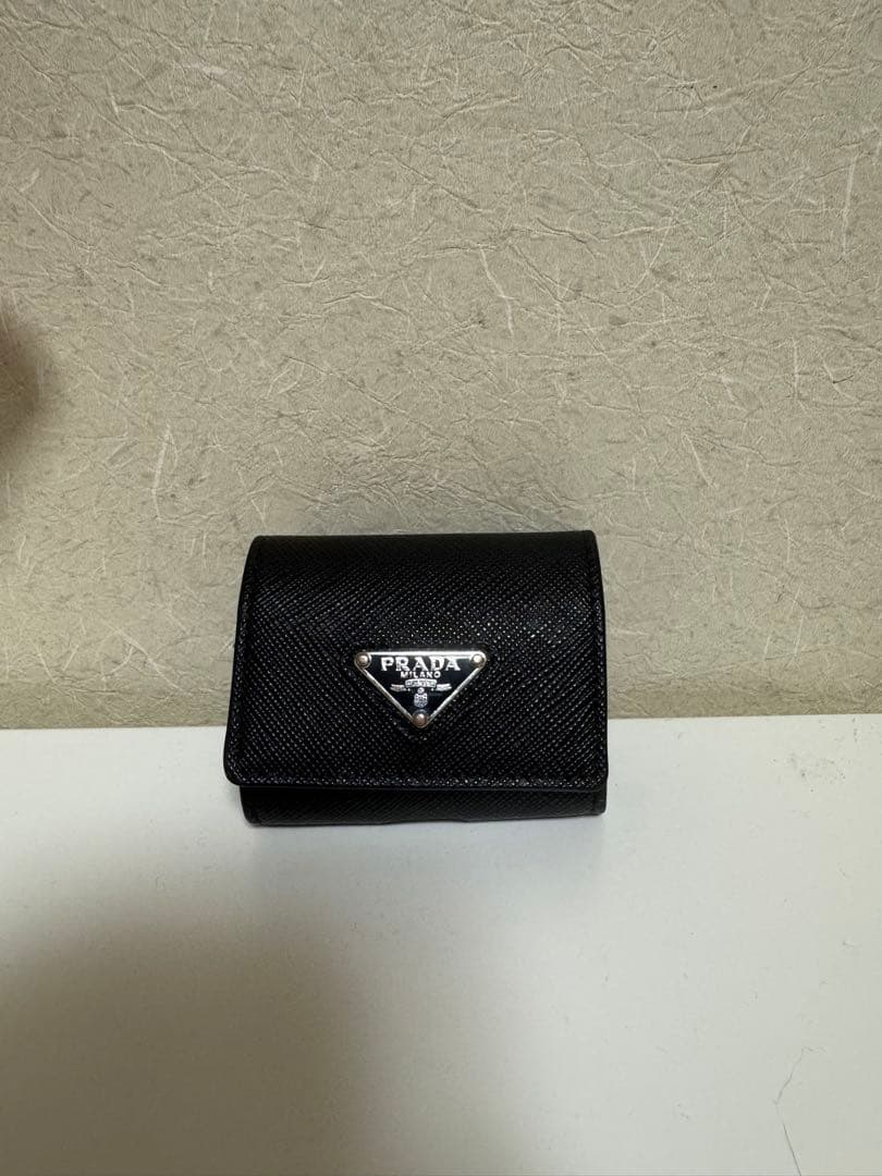 PRADA ブラックレザー イヤホンケース