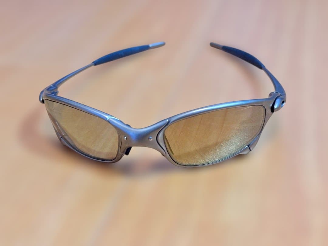 B*E様 【希少個体】Oakley Julietサングラス 偏光レンズ歪みなく入