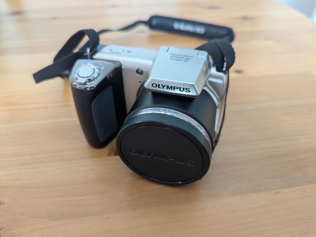 OLYMPUS SP-620UZ コンパクトデジタルカメラ シルバー