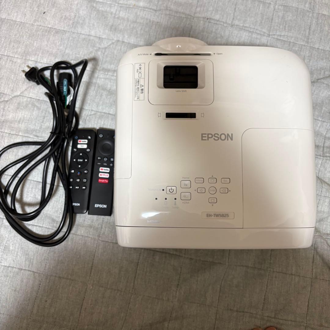 【美品】エプソン　ホームプロジェクター EH-TW5825