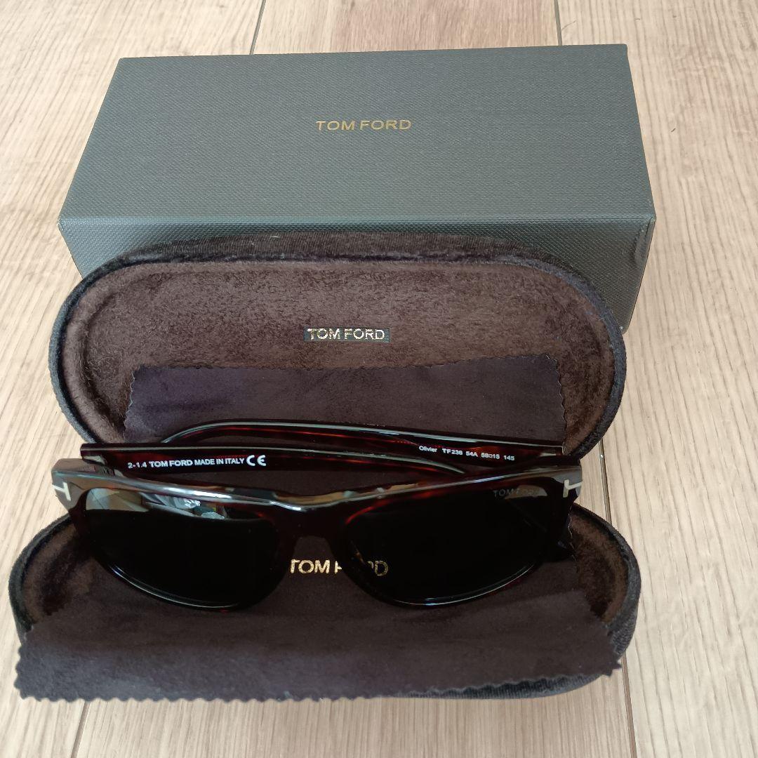 トムフォード TOM FORD Olivier TF236 54A
