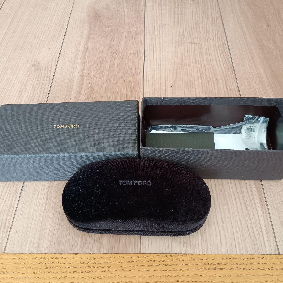 トムフォード TOM FORD Olivier TF236 54A