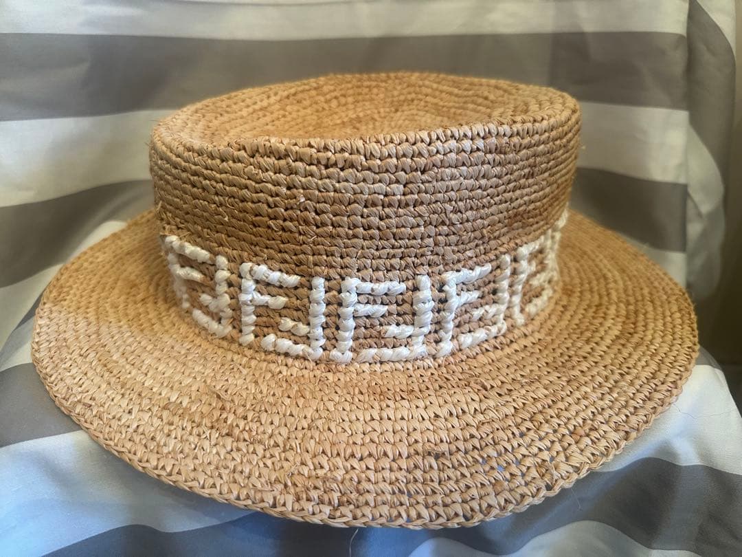 【人気・完売】FENDI フェンディ ベージュ ラフィアハット 麦わら ストロー