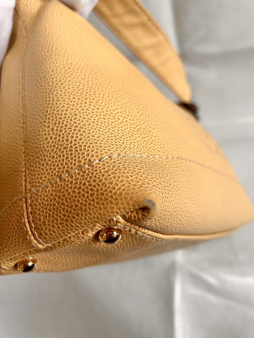 CHANEL ベージュ べっ甲風バッグ