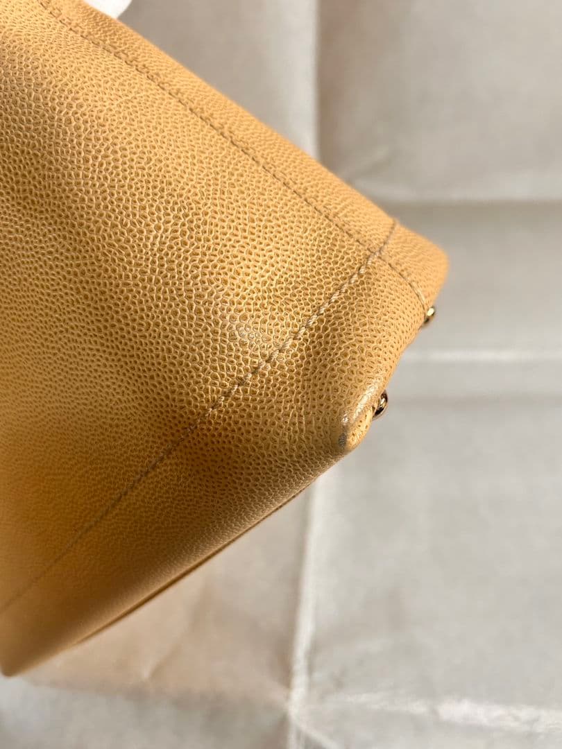 CHANEL ベージュ べっ甲風バッグ