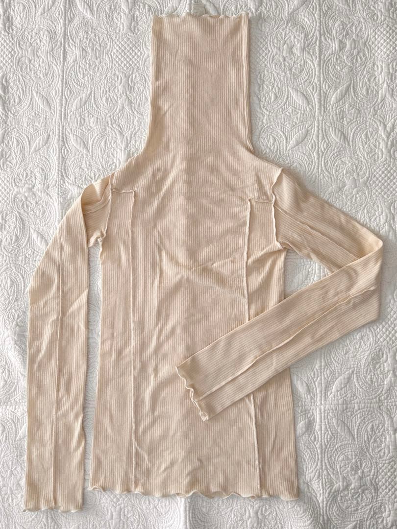 トップス BASERANGE OMATO TURTLE NECK OFF WHITE