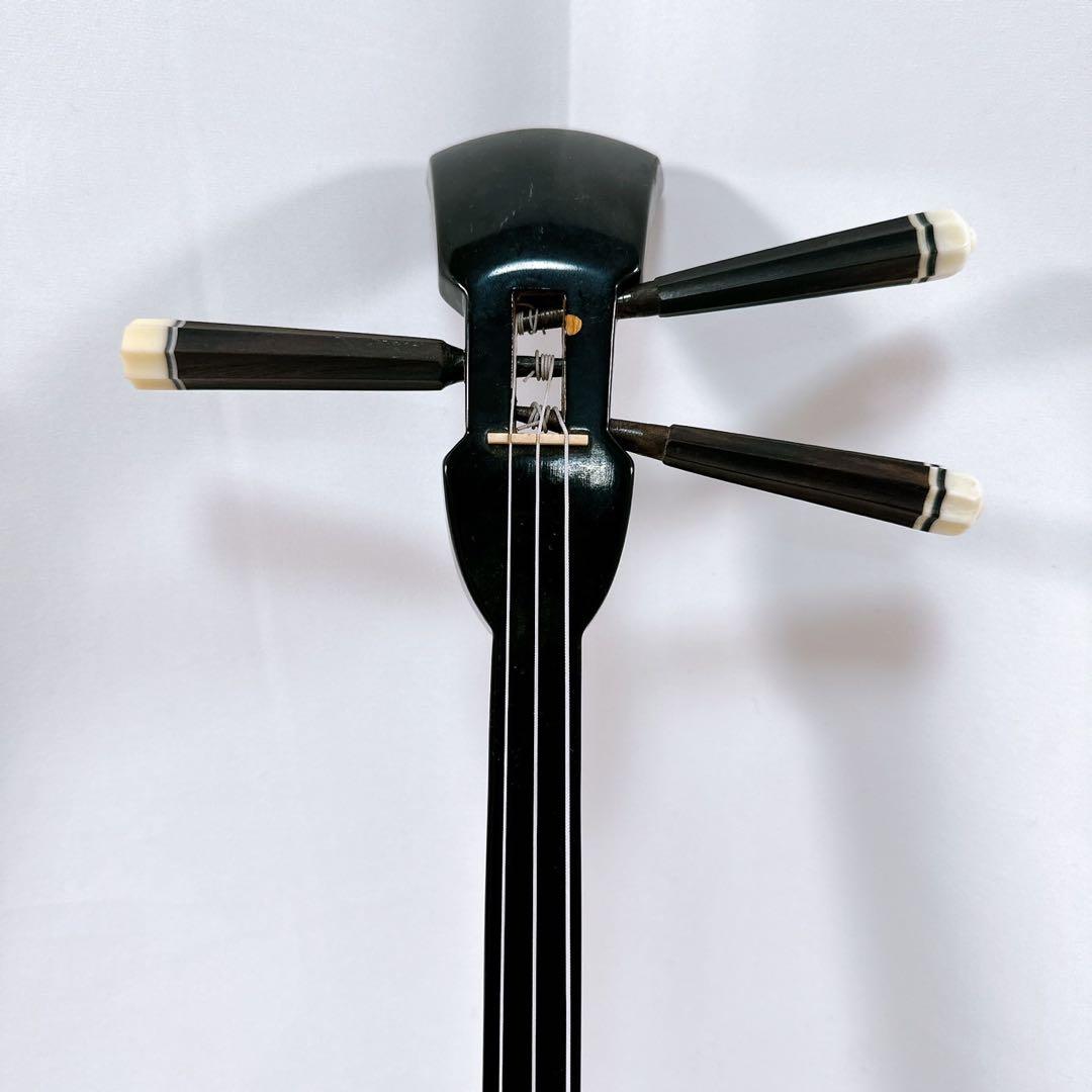 【美品】沖縄三線 蛇皮線 本皮 蛇皮 三味線 本蛇皮 民族楽器 黒漆